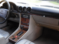 Image 13 of 20 of a 1987 MERCEDES 560 SL