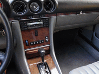 Image 14 of 20 of a 1987 MERCEDES 560 SL