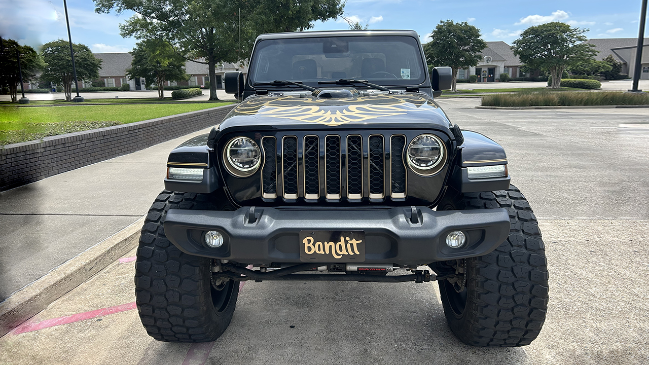 2nd Image of a 2020 JEEP GLADIATOR