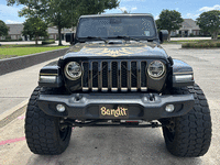 Image 3 of 10 of a 2020 JEEP GLADIATOR