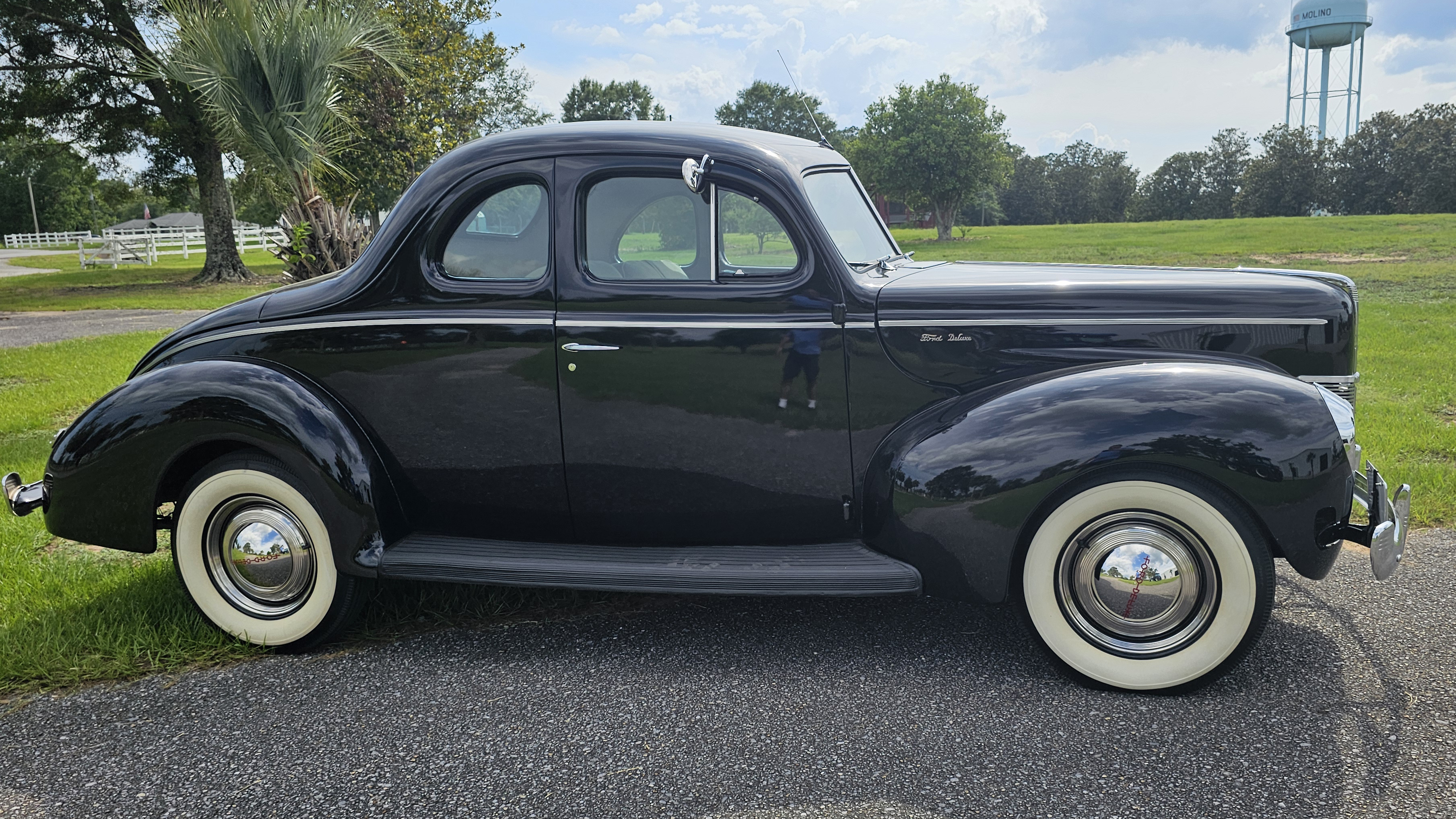 1st Image of a 1940 FORD DELUXE