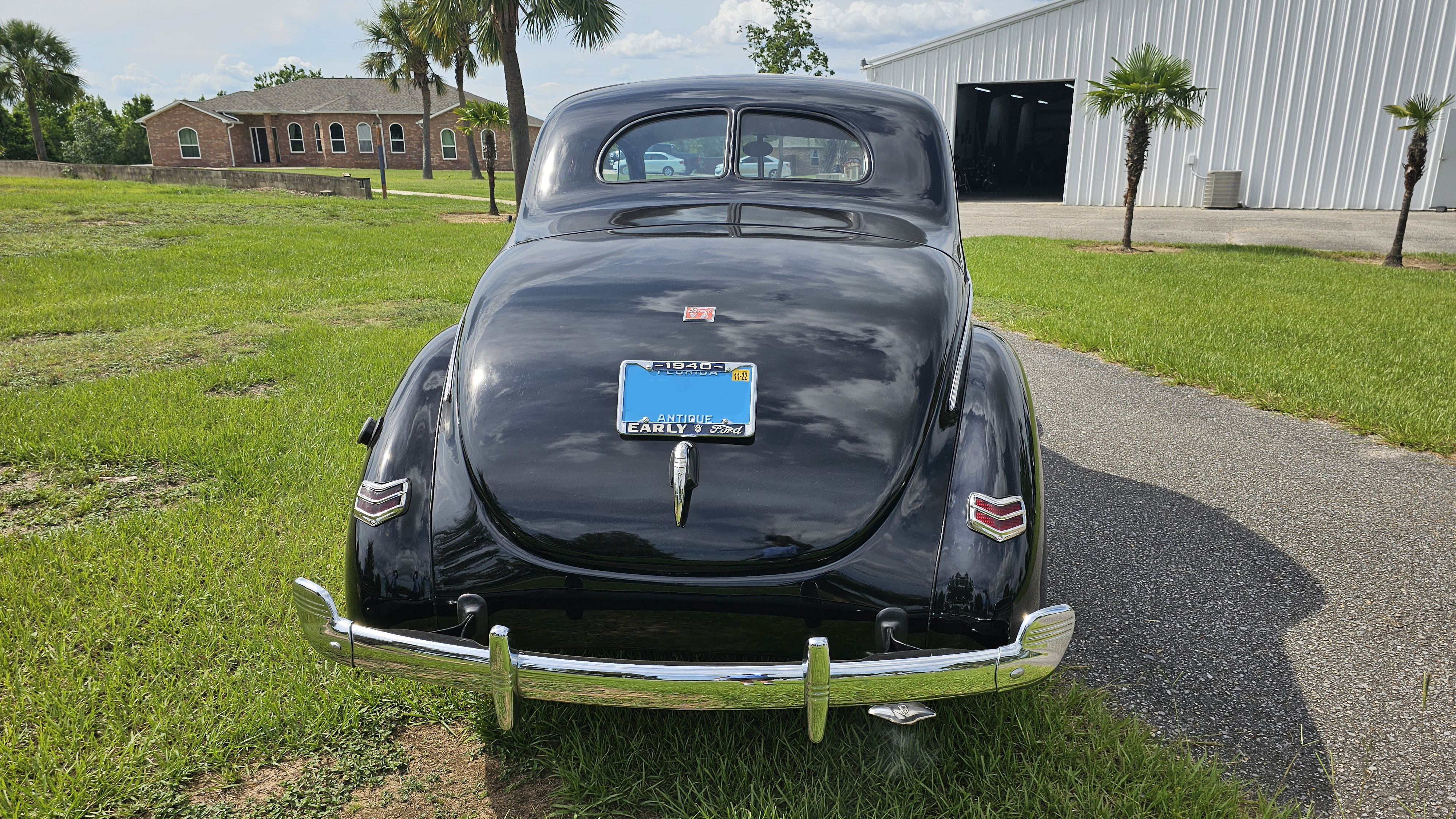 3rd Image of a 1940 FORD DELUXE