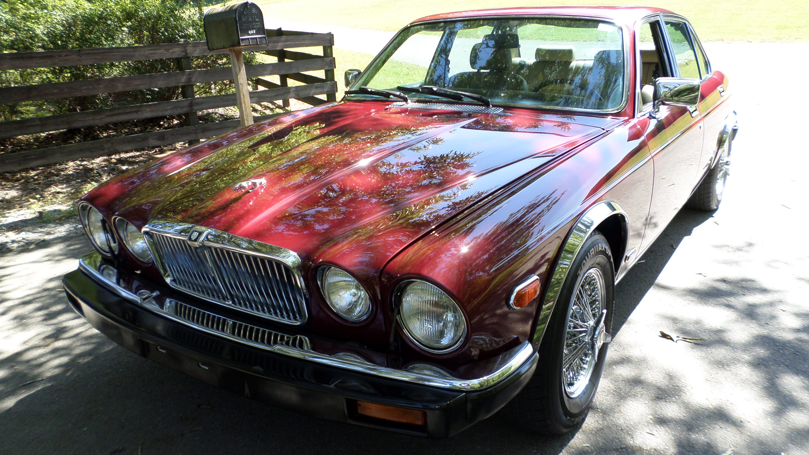 2nd Image of a 1988 JAGUAR XJ12 VANDEN PLAS