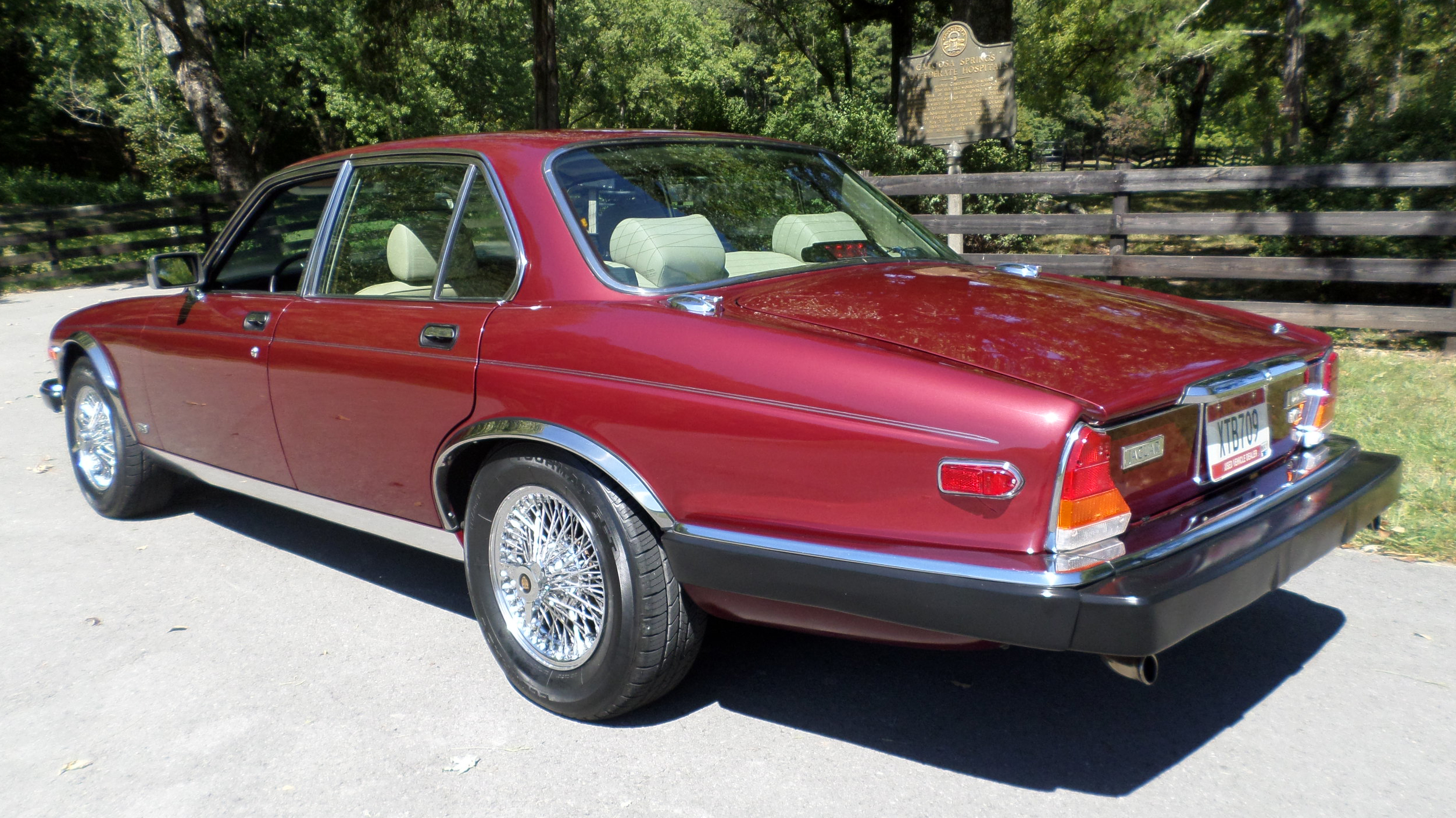 4th Image of a 1988 JAGUAR XJ12 VANDEN PLAS