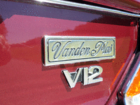 Image 21 of 25 of a 1988 JAGUAR XJ12 VANDEN PLAS