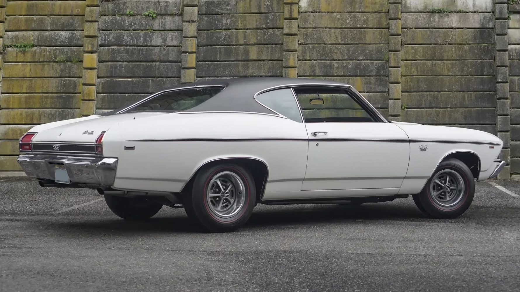 3rd Image of a 1969 CHEVROLET CHEVELLE SS