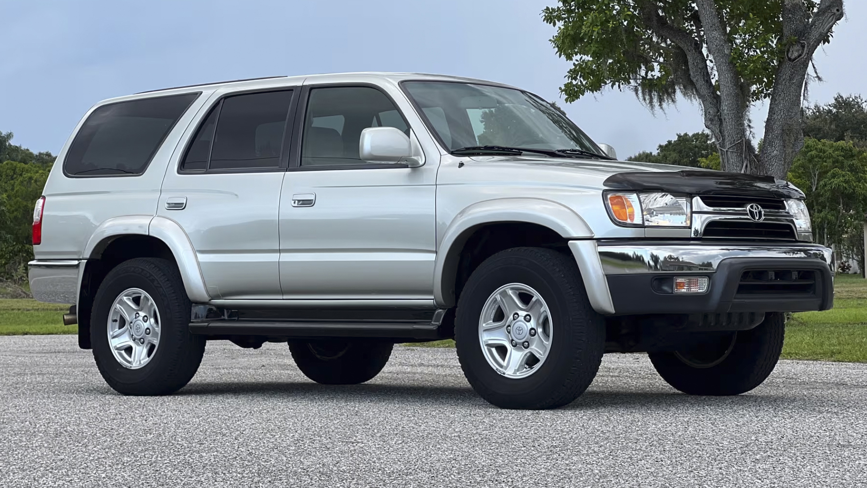 1st Image of a 2002 TOYOTA 4RUNNER 1/2 TON; VZN 180/185 SR5