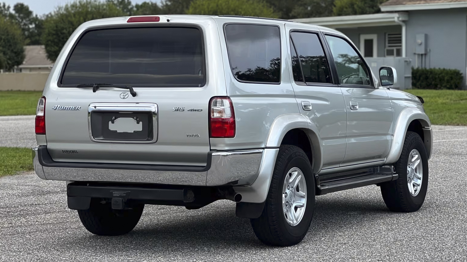 5th Image of a 2002 TOYOTA 4RUNNER 1/2 TON; VZN 180/185 SR5