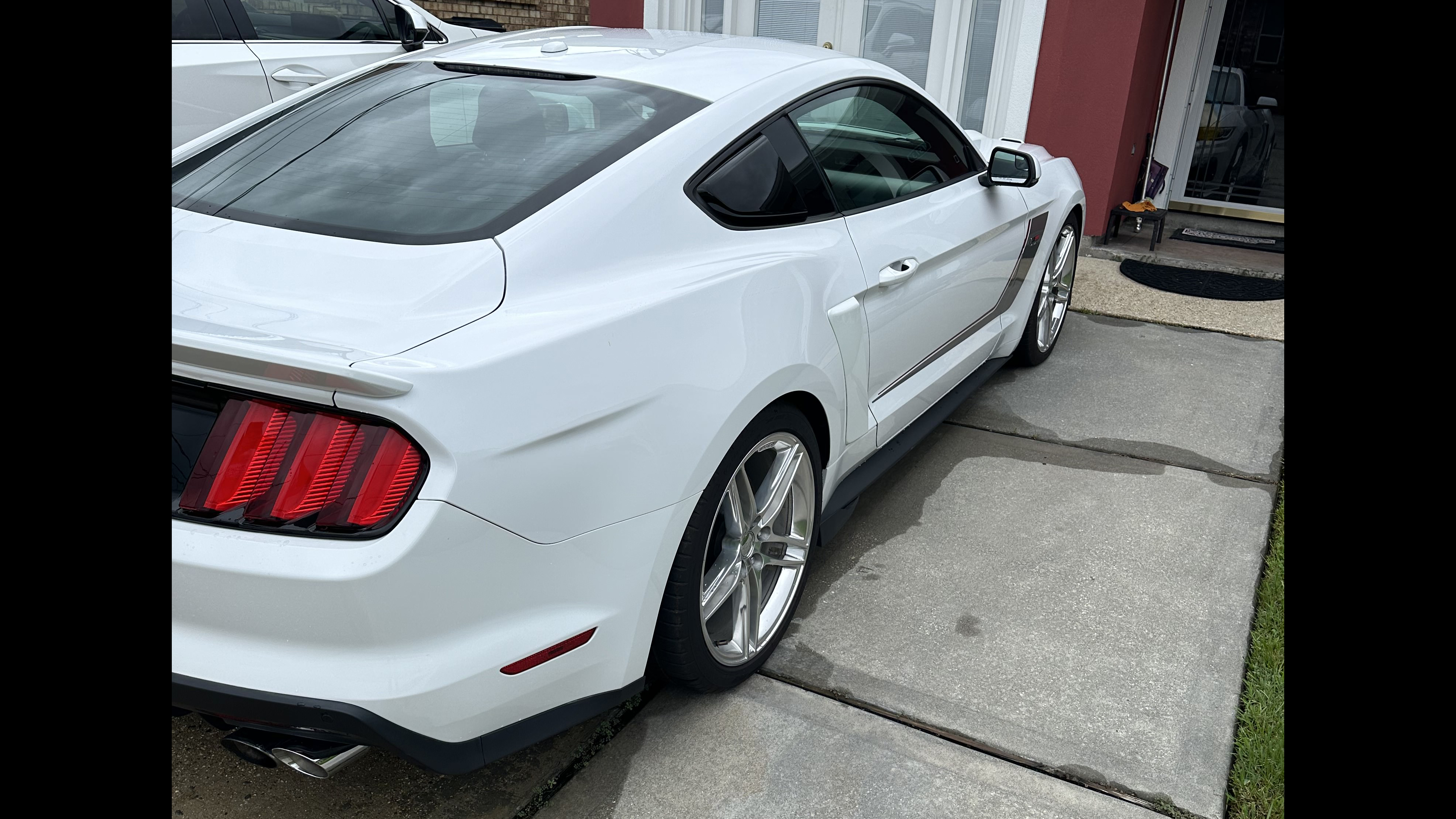 4th Image of a 2015 FORD MUSTANG ROUSH III