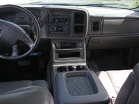 Image 14 of 18 of a 2004 CHEVROLET AVALANCHE 1500