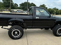 Image 4 of 8 of a 1990 TOYOTA TACOMA