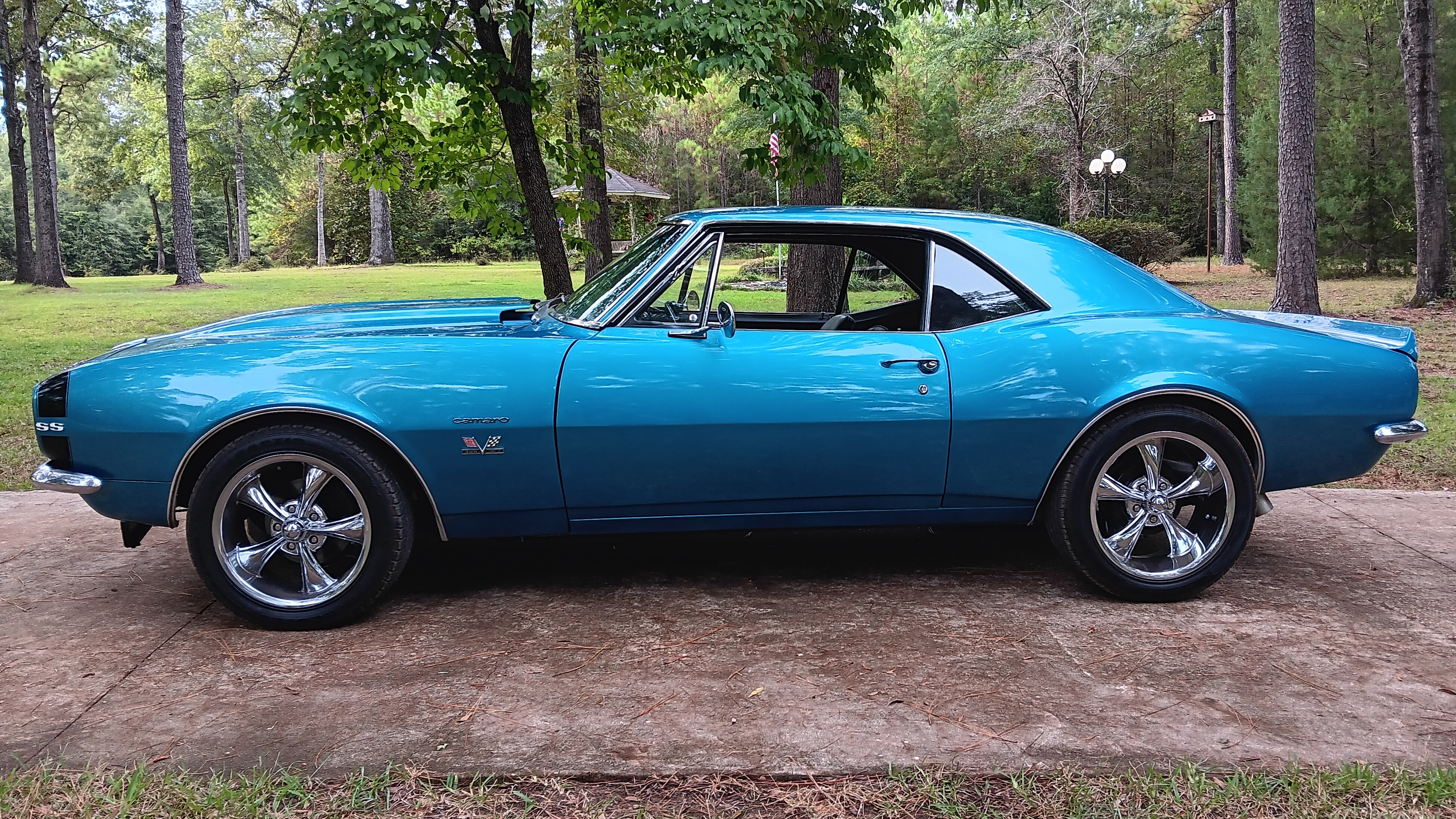 2nd Image of a 1967 CHEVROLET CAMARO