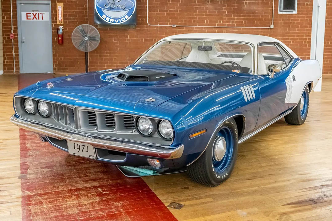 1st Image of a 1971 PLYMOUTH BARRACUDA