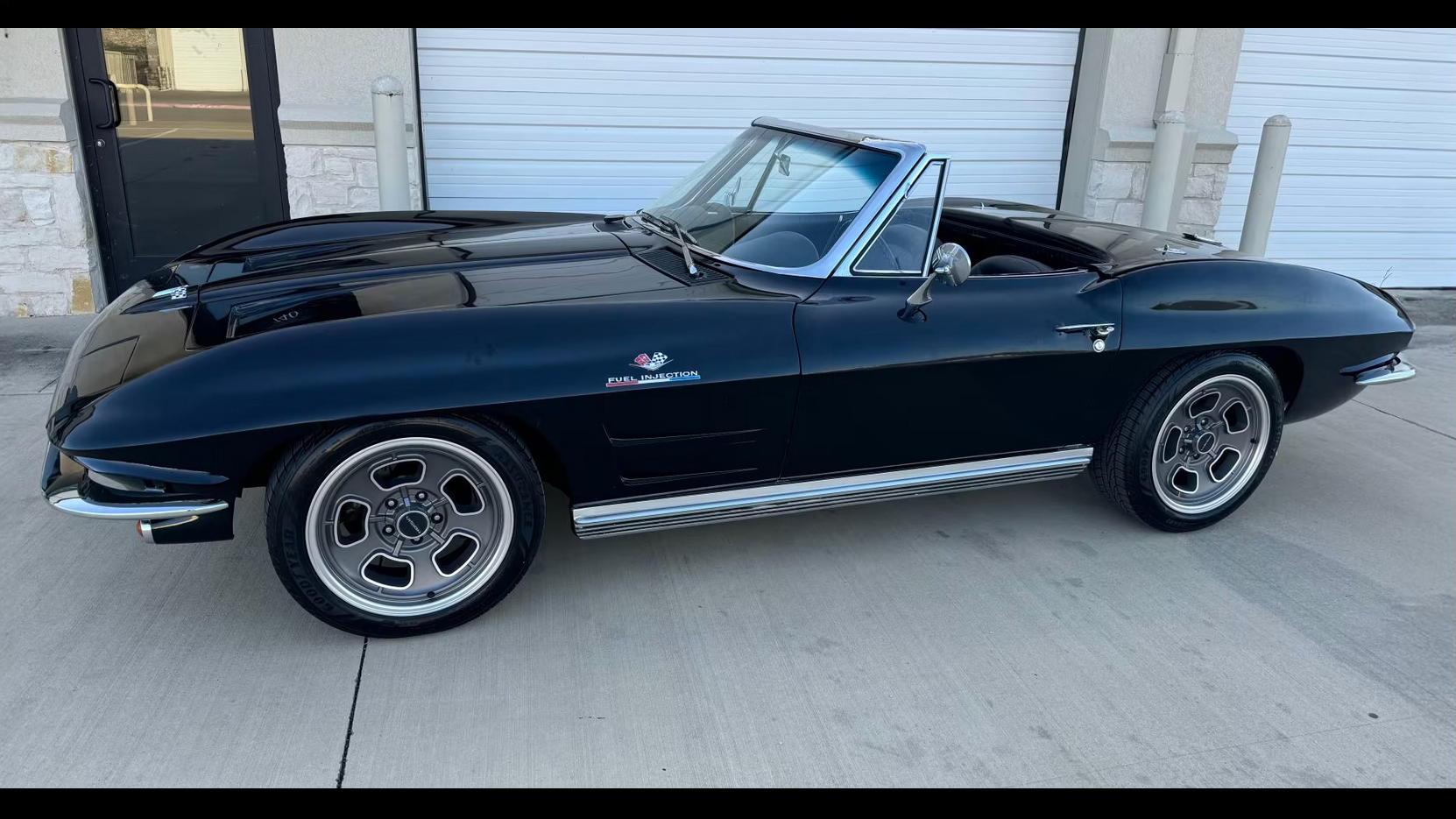 1st Image of a 1964 CHEVROLET CORVETTE