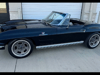 Image 2 of 11 of a 1964 CHEVROLET CORVETTE