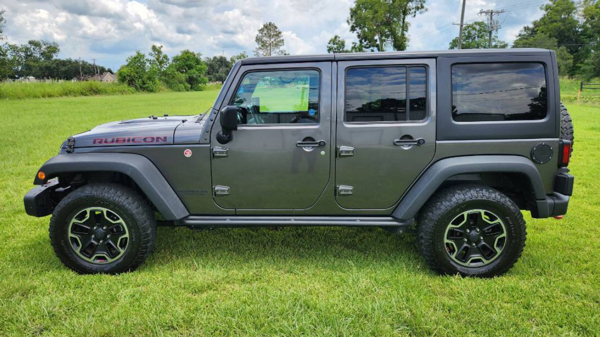 4th Image of a 2016 JEEP RUBICON