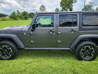 Image 5 of 19 of a 2016 JEEP RUBICON