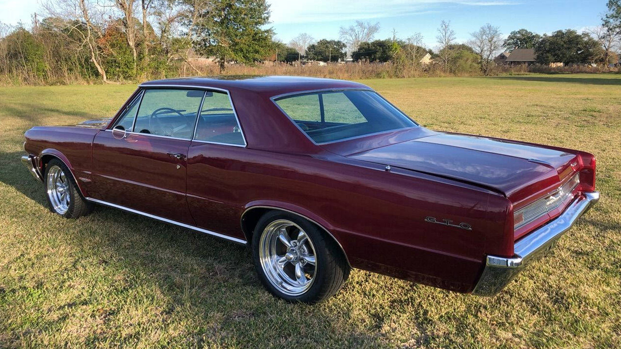 1st Image of a 1964 PONTIAC LEMANS