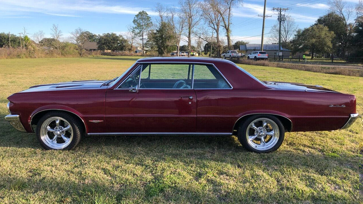 3rd Image of a 1964 PONTIAC LEMANS