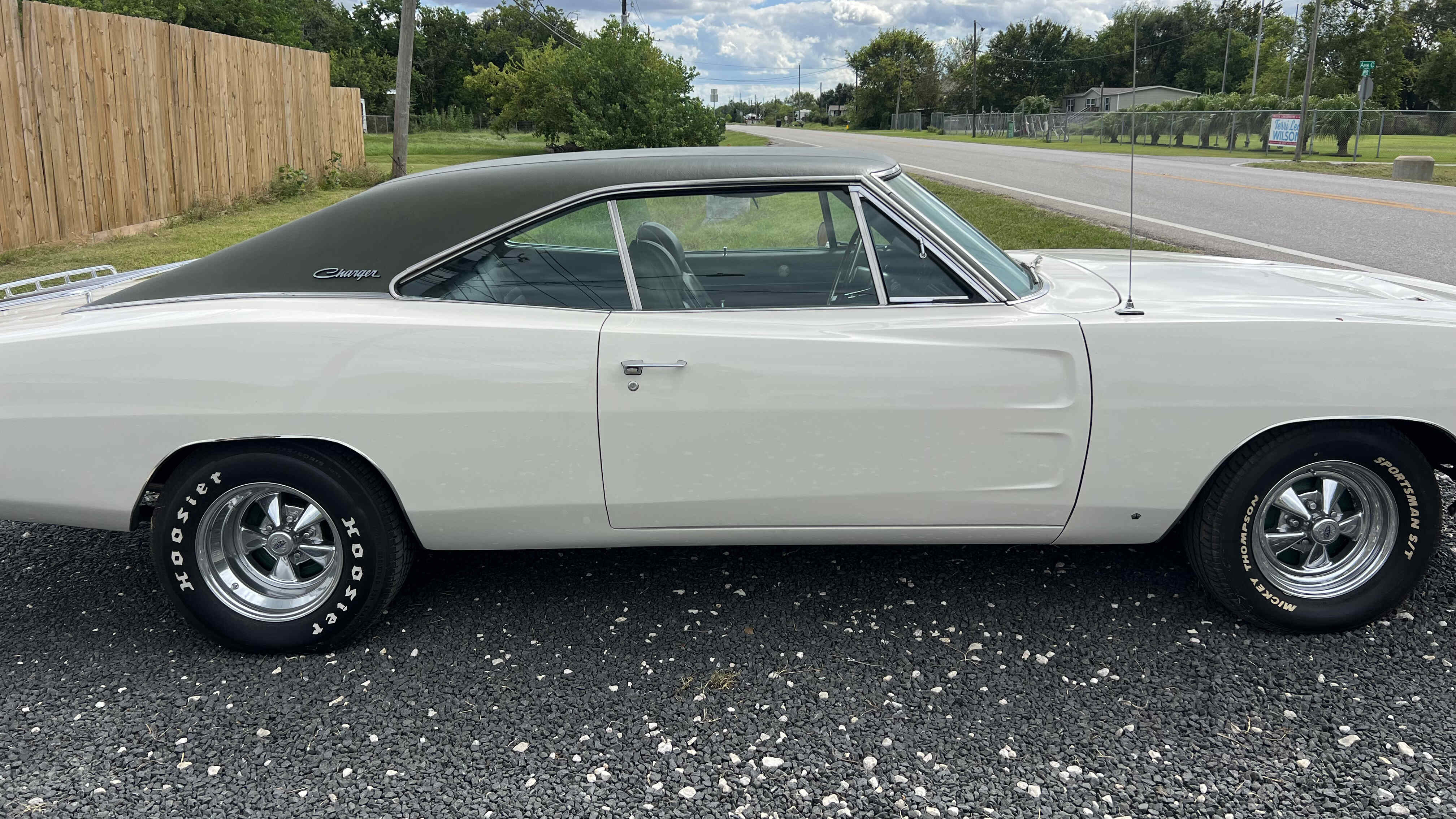 2nd Image of a 1970 DODGE CHARGER