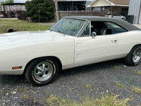 Image 2 of 12 of a 1970 DODGE CHARGER