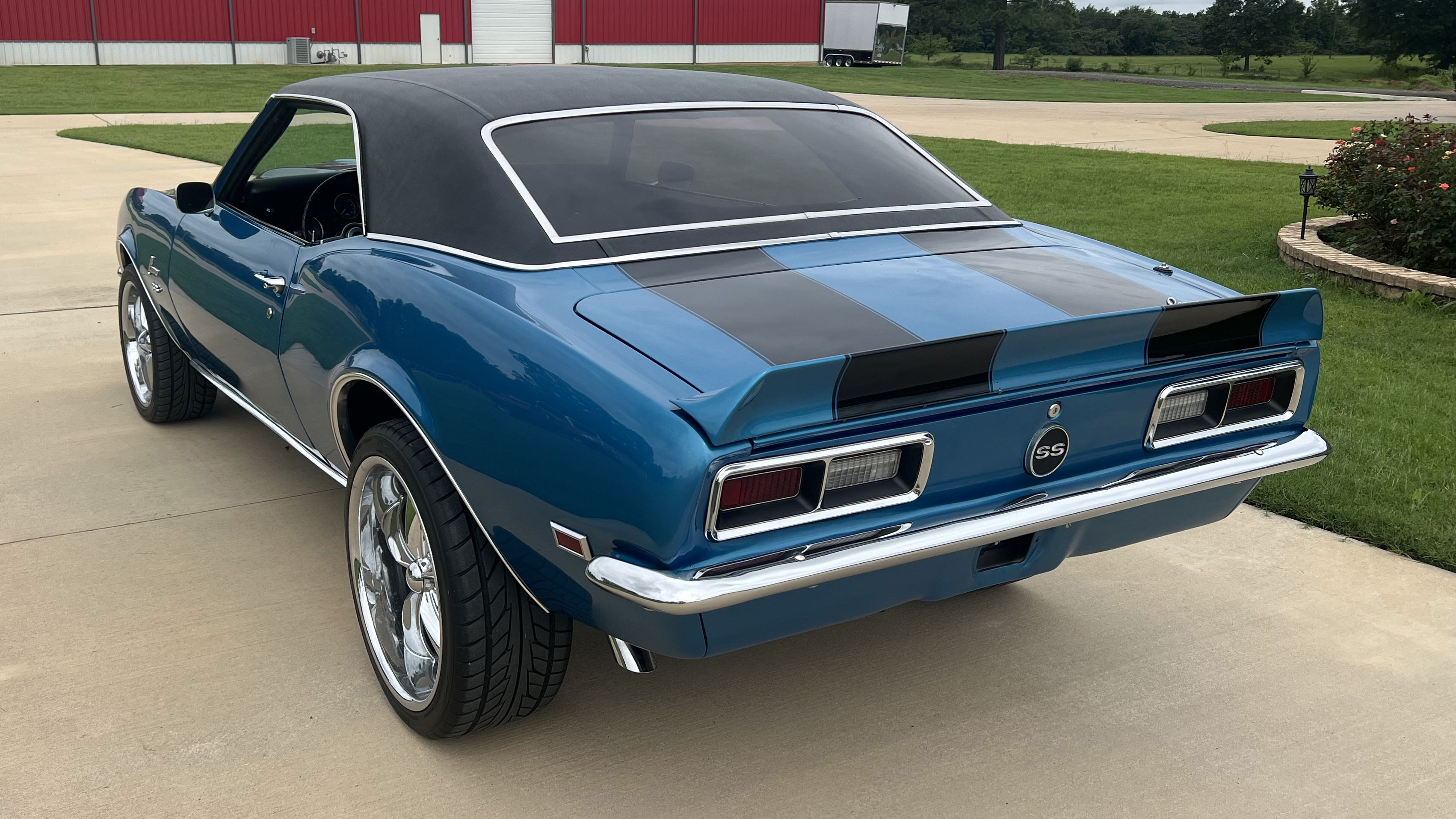 2nd Image of a 1968 CHEVROLET CAMARO SS