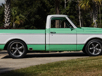 Image 6 of 11 of a 1972 CHEVROLET C10