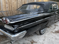 Image 6 of 13 of a 1960 PONTIAC BONNEVILLE