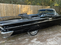 Image 7 of 13 of a 1960 PONTIAC BONNEVILLE