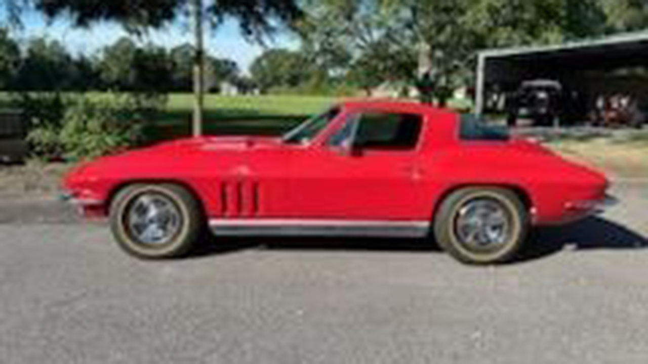 1st Image of a 1966 CHEVROLET CORVETTE