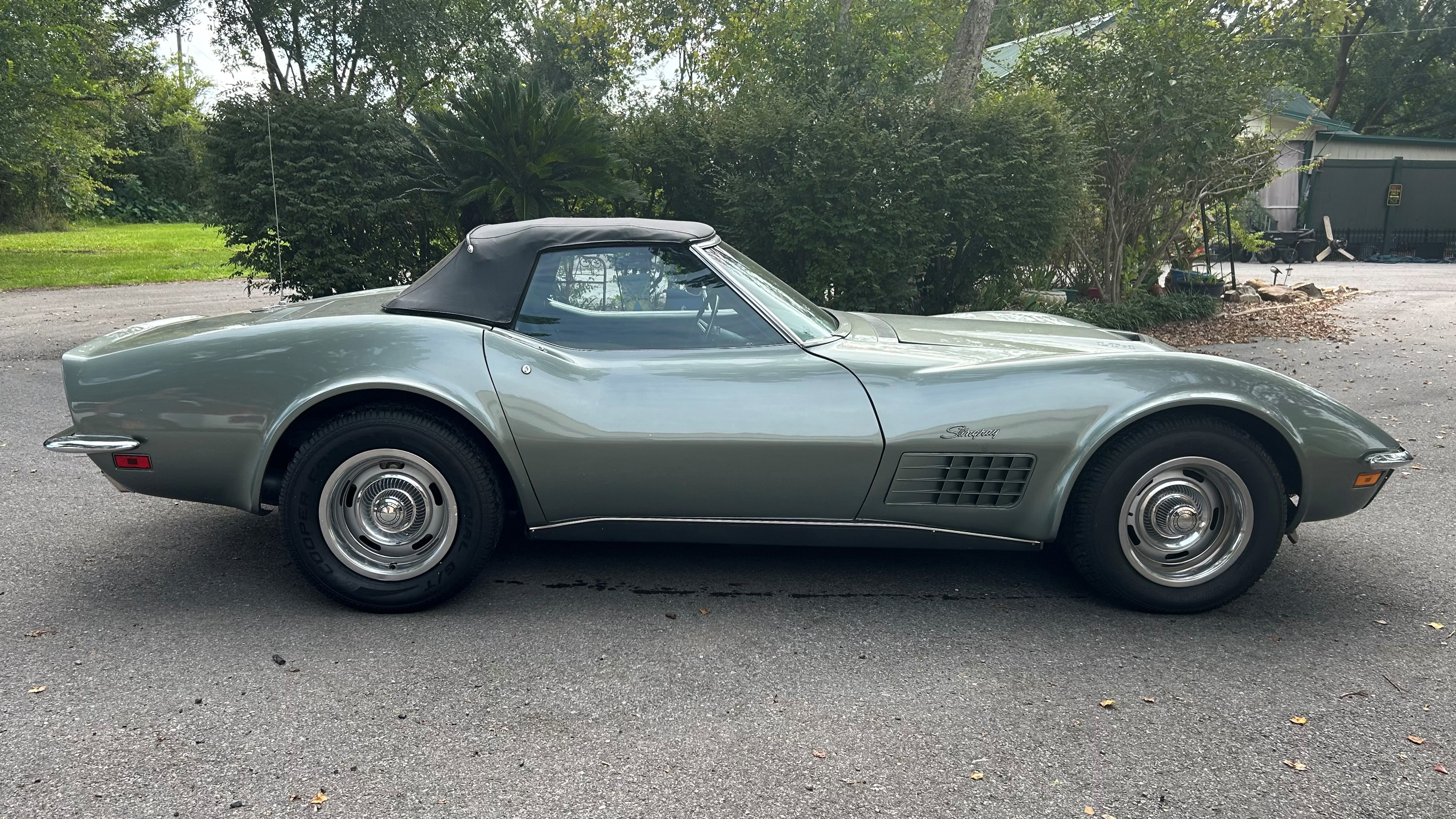 2nd Image of a 1971 CHEVROLET CORVETTE