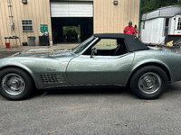 Image 2 of 7 of a 1971 CHEVROLET CORVETTE