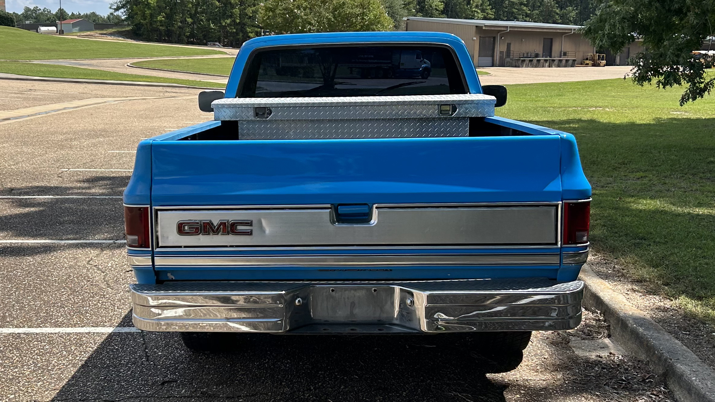 2nd Image of a 1985 GMC SIERRA