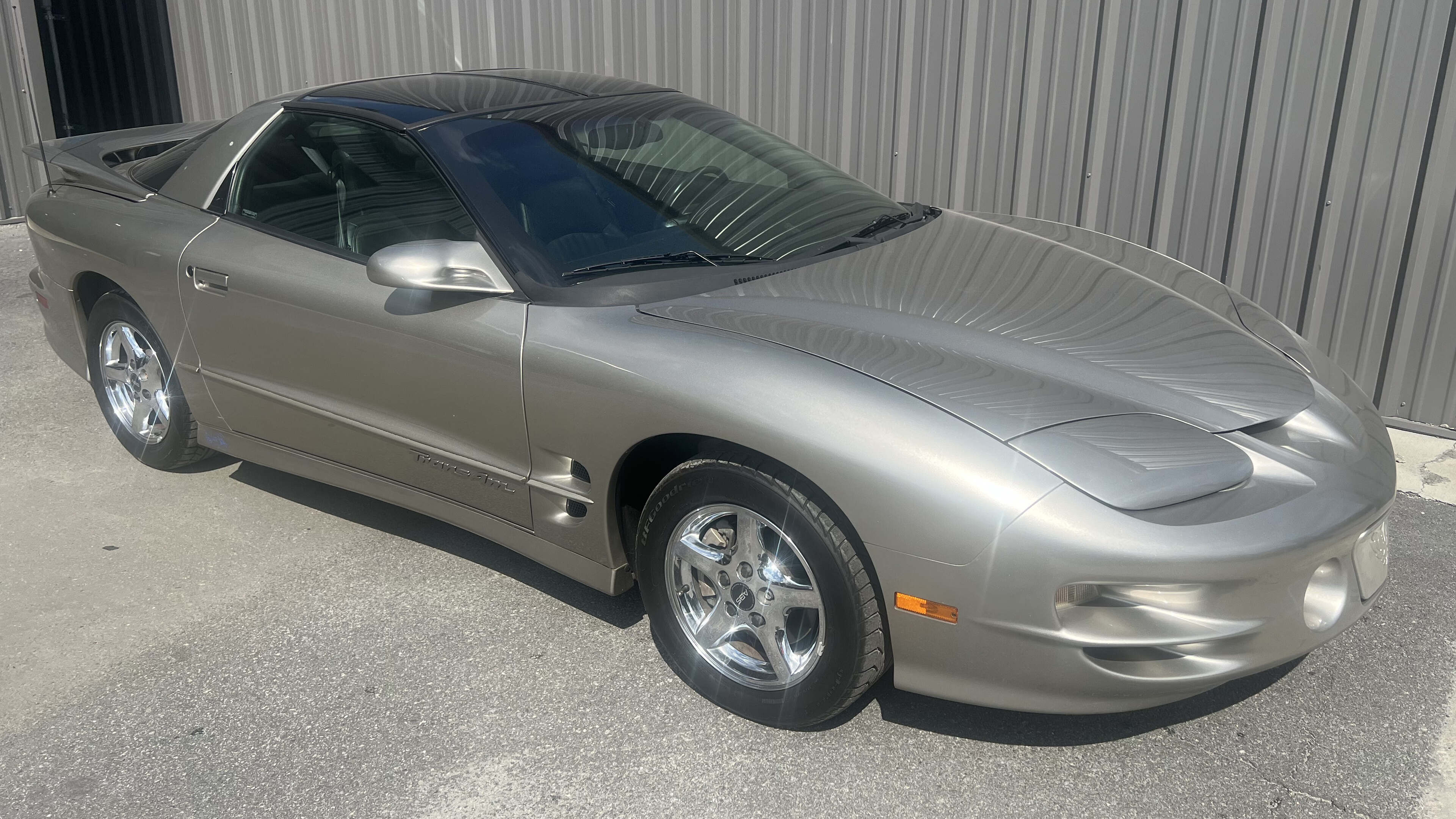 1st Image of a 2000 PONTIAC FIREBIRD