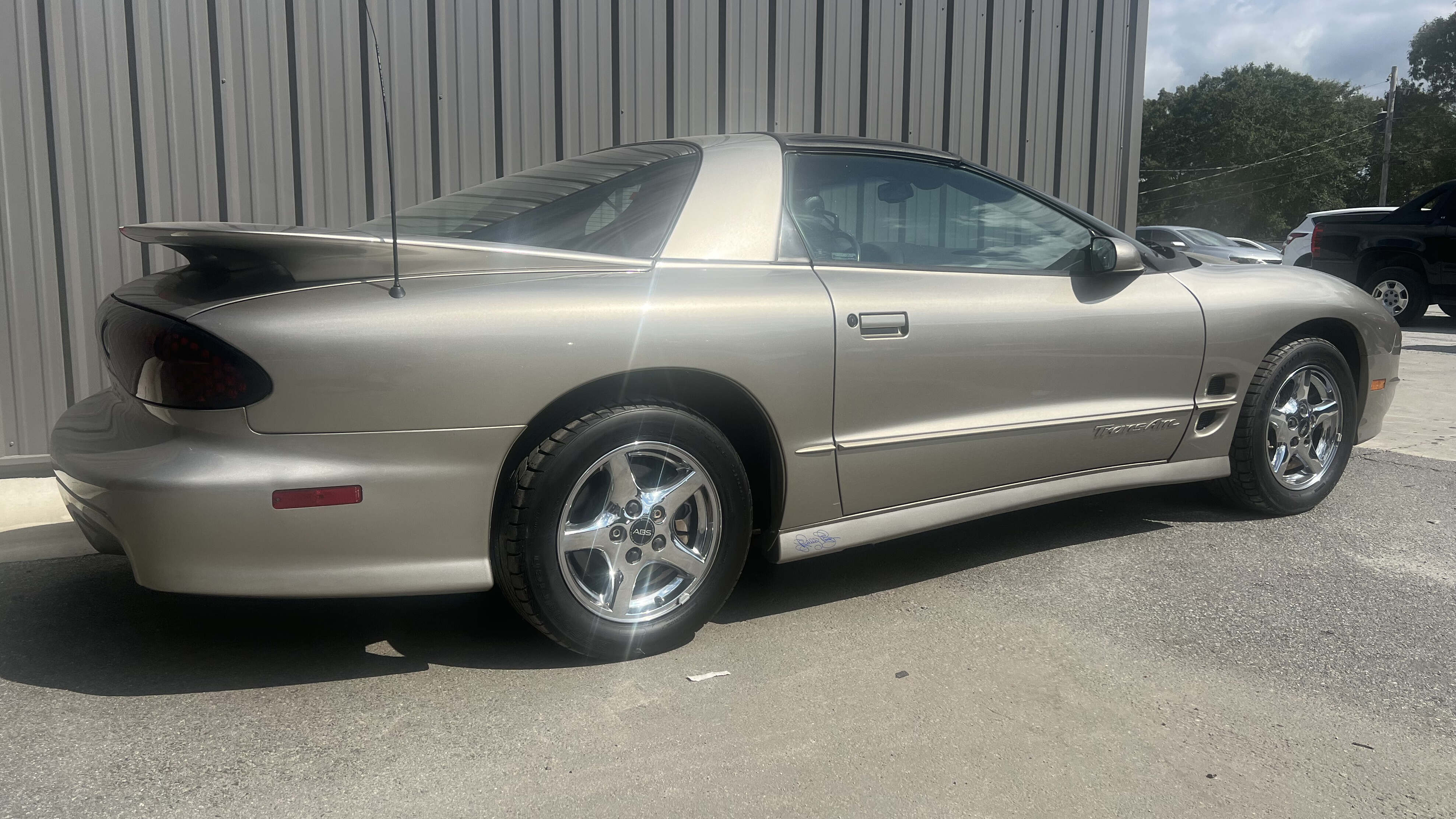 2nd Image of a 2000 PONTIAC FIREBIRD