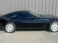 Image 2 of 11 of a 1992 CHEVROLET CORVETTE