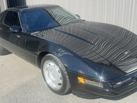 Image 3 of 11 of a 1992 CHEVROLET CORVETTE