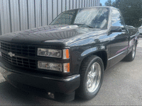 Image 3 of 13 of a 1992 CHEVROLET C1500