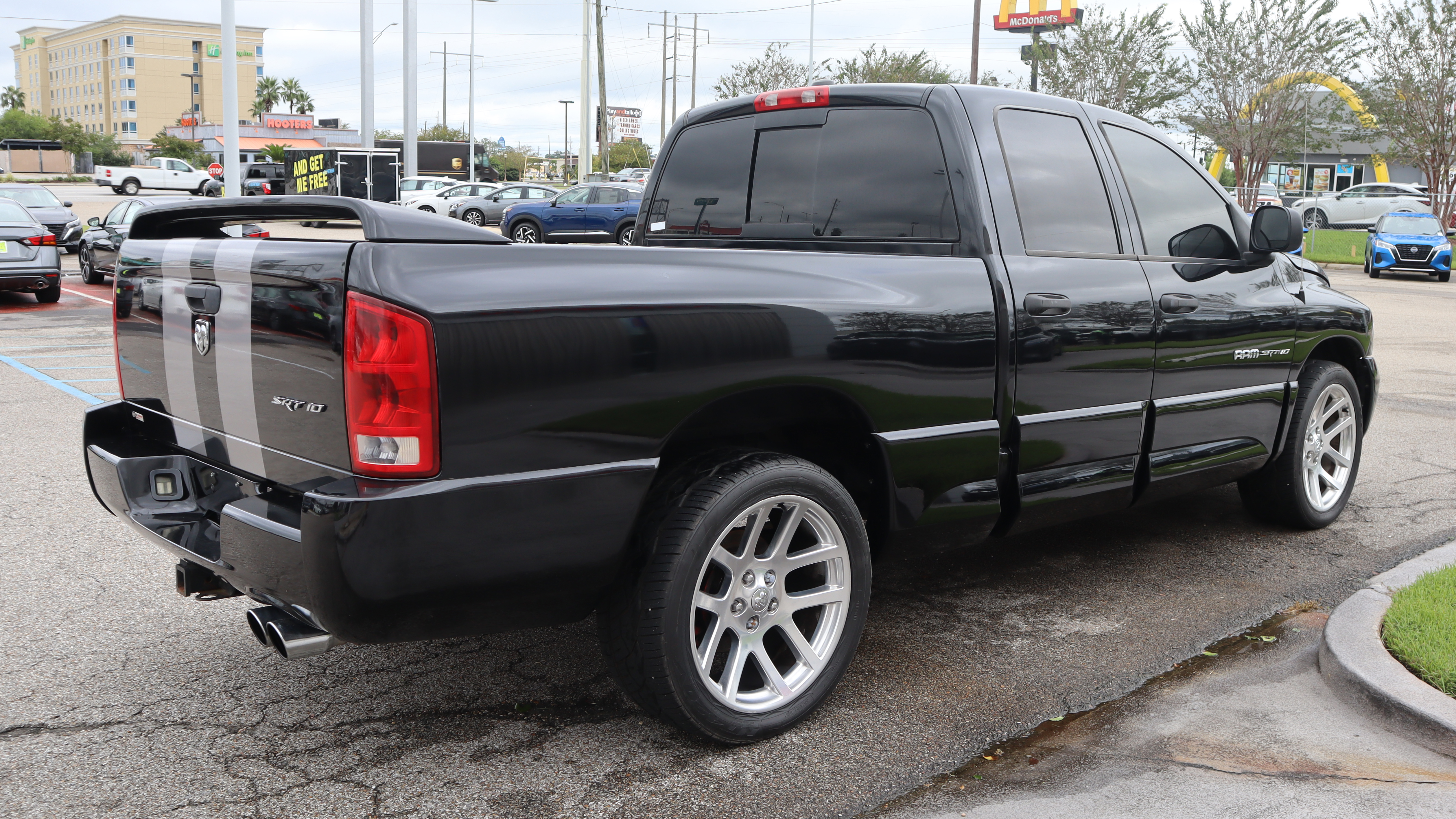 3rd Image of a 2005 DODGE RAM PICKUP 1500 SRT-10