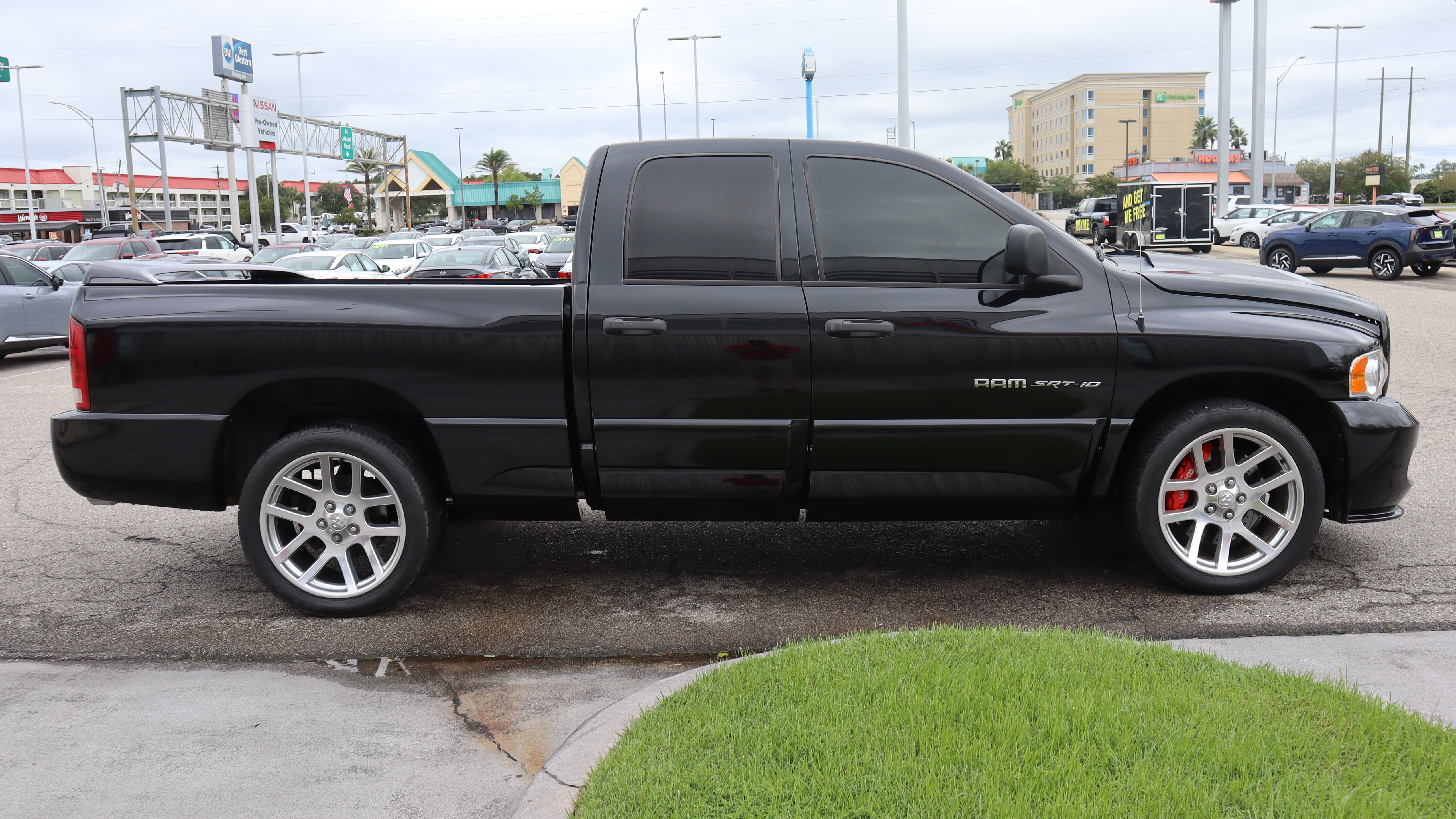 5th Image of a 2005 DODGE RAM PICKUP 1500 SRT-10