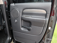 Image 18 of 20 of a 2005 DODGE RAM PICKUP 1500 SRT-10