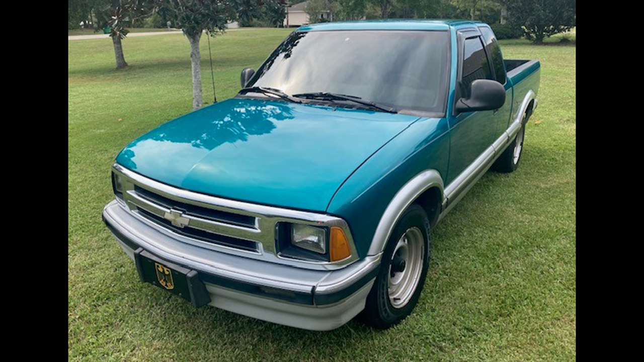 1st Image of a 1994 CHEVROLET S10