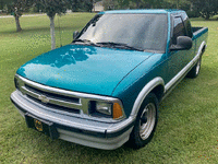 Image 2 of 14 of a 1994 CHEVROLET S10