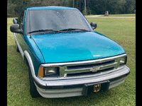 Image 4 of 14 of a 1994 CHEVROLET S10