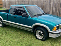 Image 7 of 14 of a 1994 CHEVROLET S10