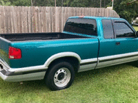 Image 10 of 14 of a 1994 CHEVROLET S10