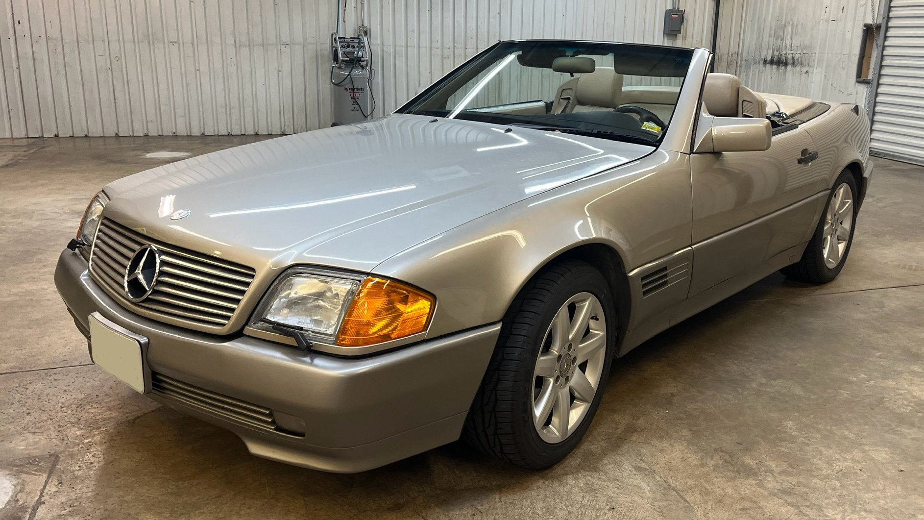 2nd Image of a 1992 MERCEDES-BENZ 500 500SL