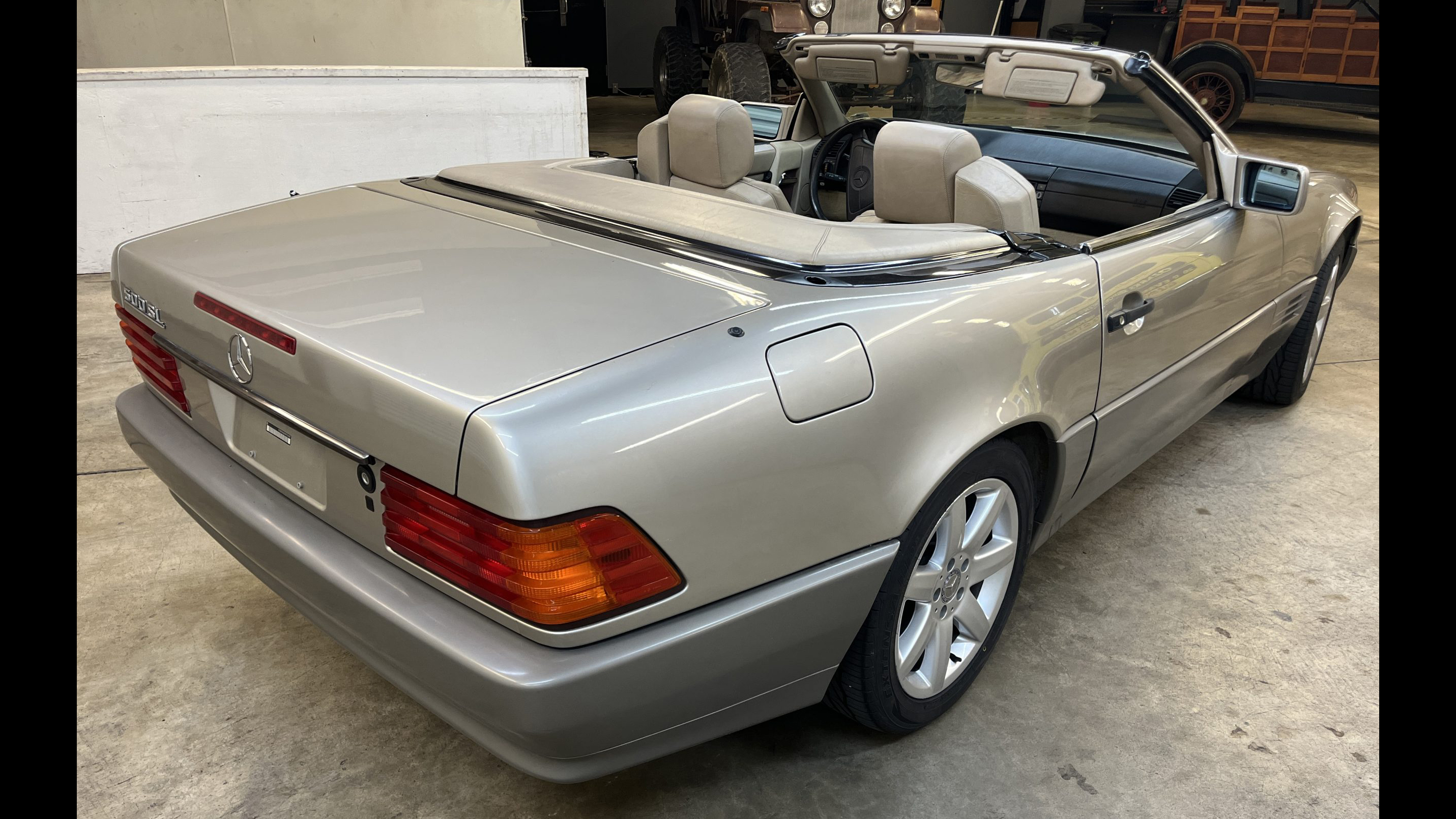 7th Image of a 1992 MERCEDES-BENZ 500 500SL