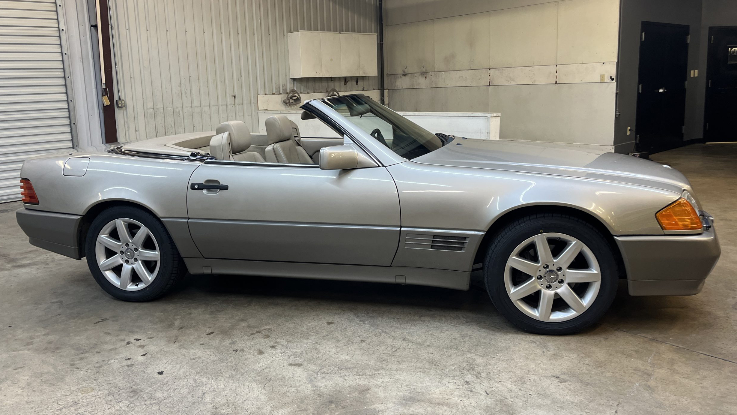 10th Image of a 1992 MERCEDES-BENZ 500 500SL