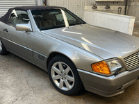 Image 2 of 24 of a 1992 MERCEDES-BENZ 500 500SL